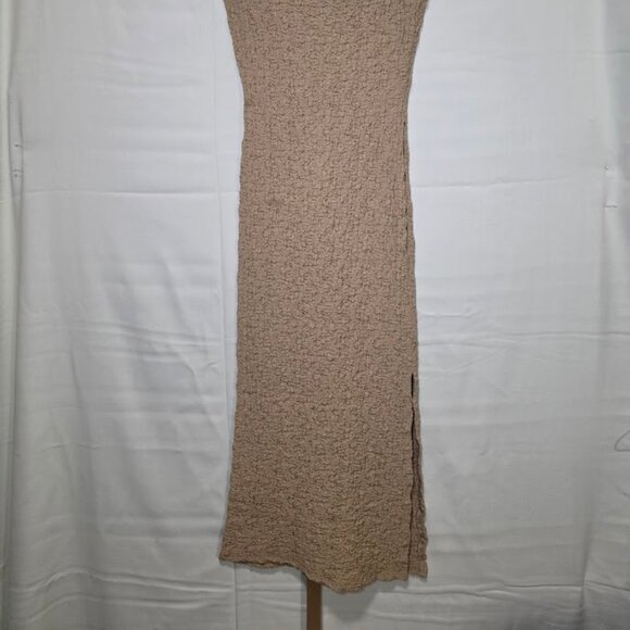 NWT Sadie & Sage Popcorn Midi Dress w/ Slit Taupe S - Picture 2 of 9